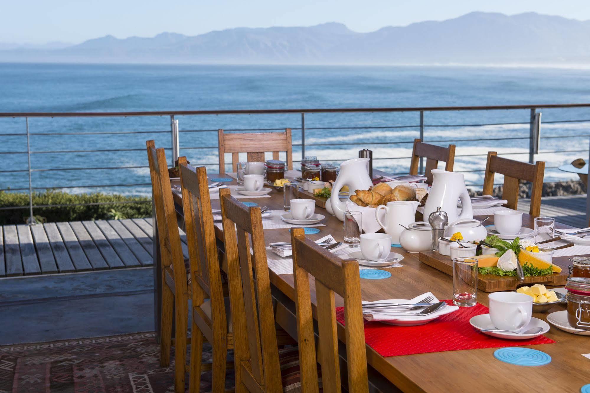 Whalesong Lodge Гансбаи Екстериор снимка